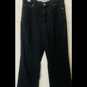 Women’s Levi 512 boot cut black jeans